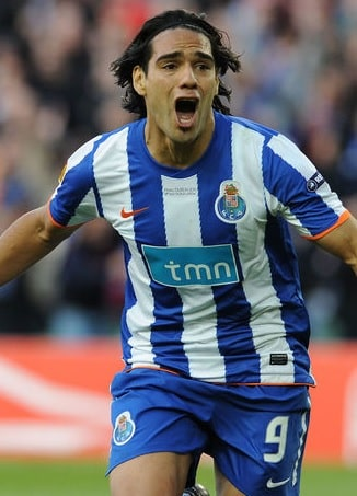 Who holds the record for the most Goals Scored in a UEFA Cup or Europa League Season? 1 image 9