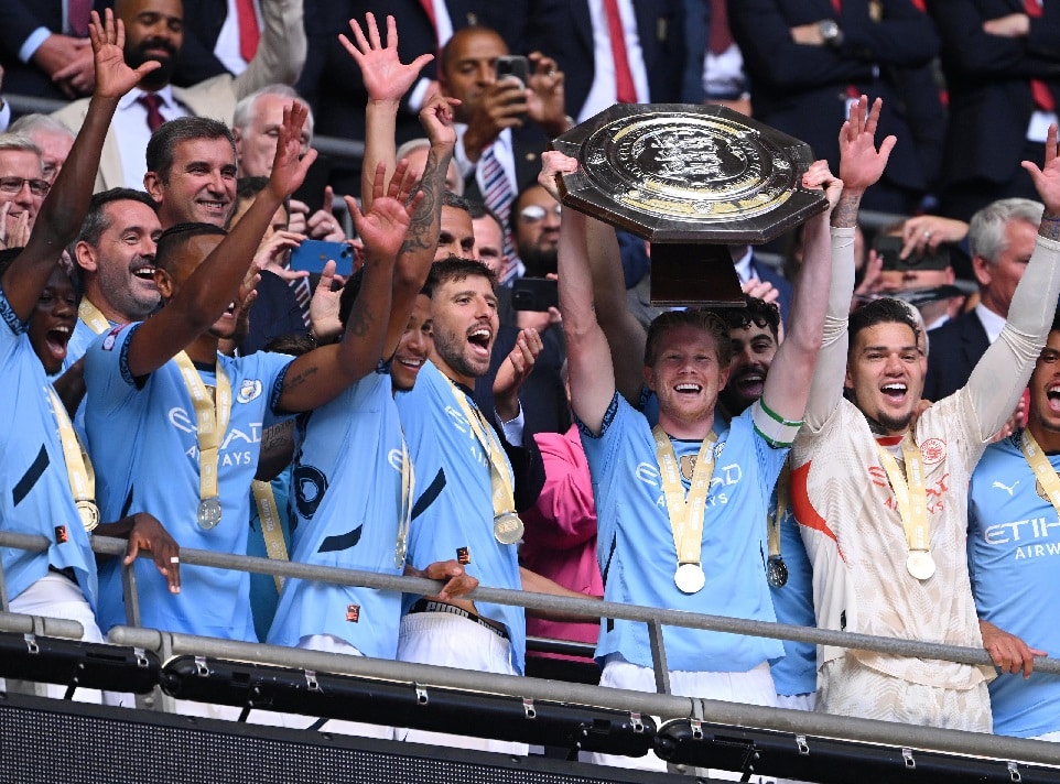 Charity Community Shield 2 4b84eb743710f635d2ba919195bd4808 69