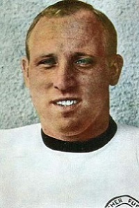 141. Uwe Seeler 11 Uwe Seeler