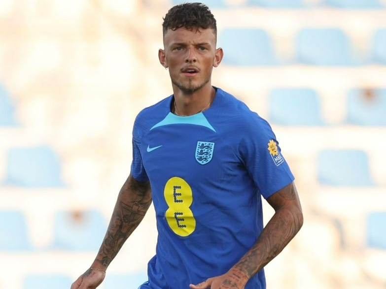 Who are the Brighton & Hove Albion players that won England caps? 1 image 16